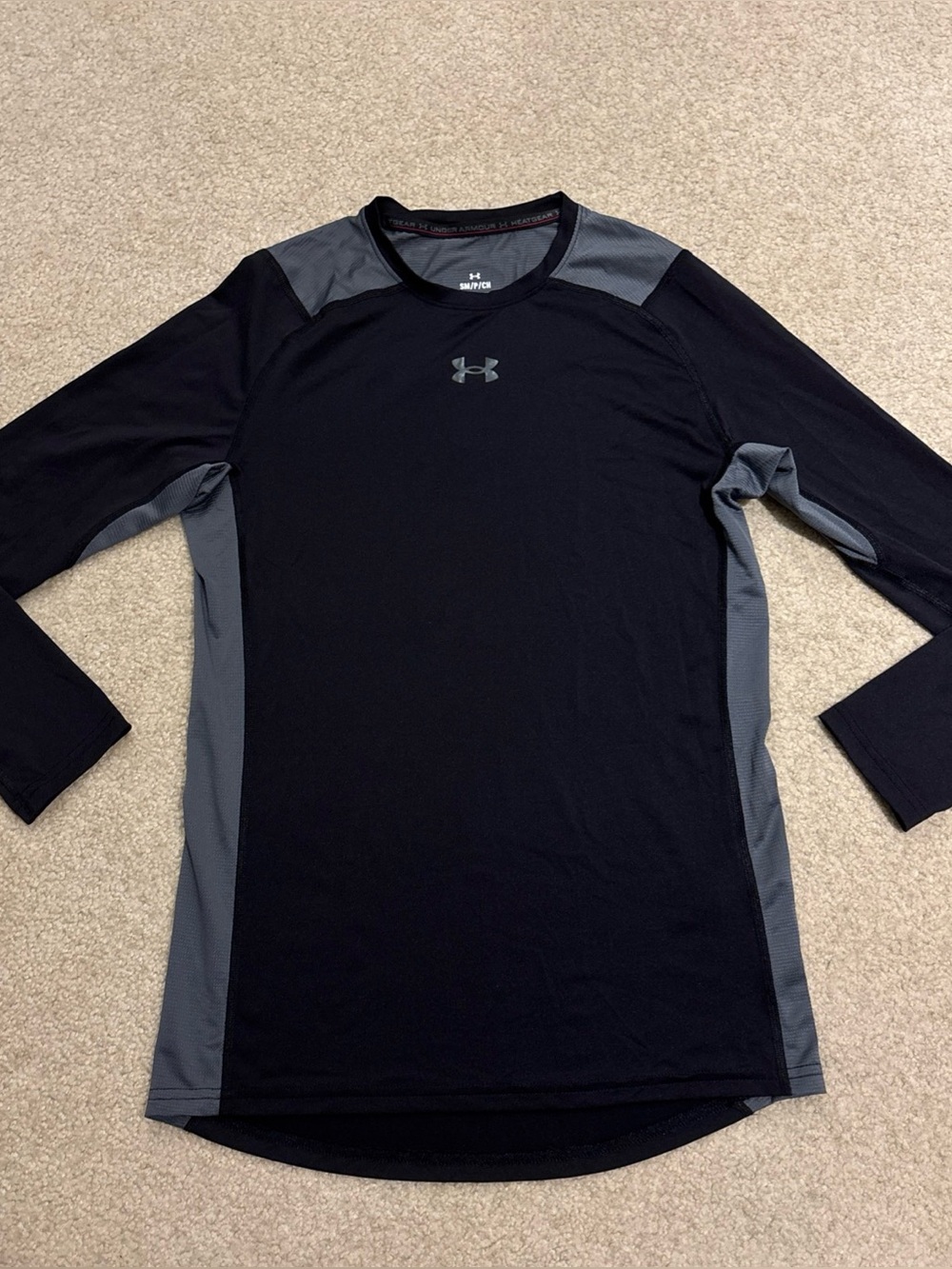 Under Armour HeatGear Black Gray Long Sleeve T-Shirt Men Size S Gym Running